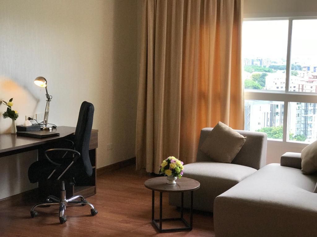 Furama Chiang Mai Hotel Bagian luar foto