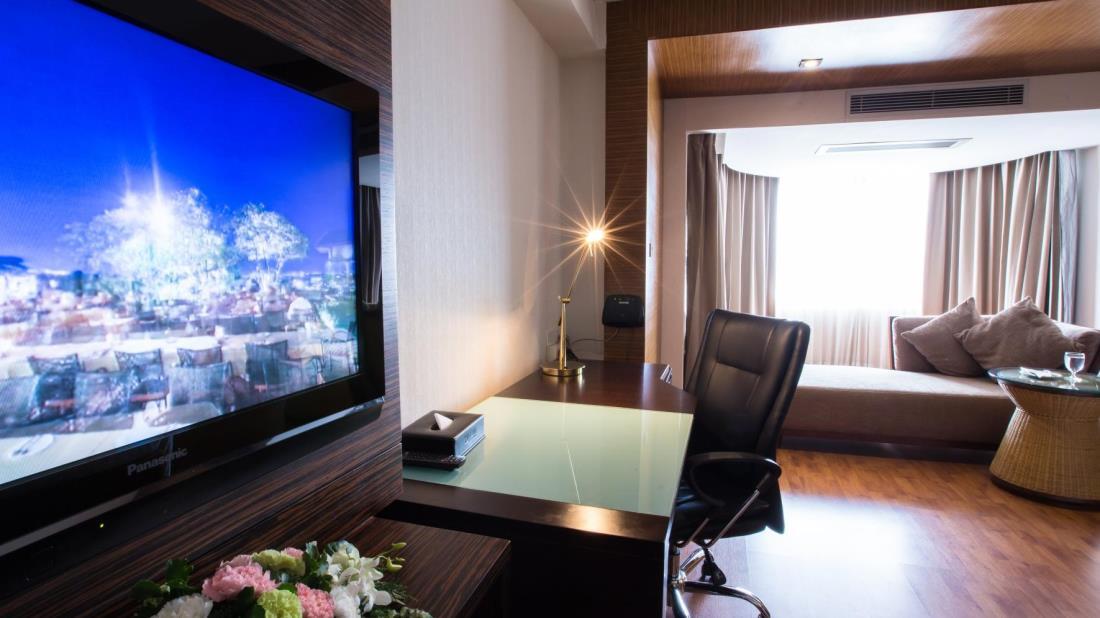 Furama Chiang Mai Hotel Bagian luar foto
