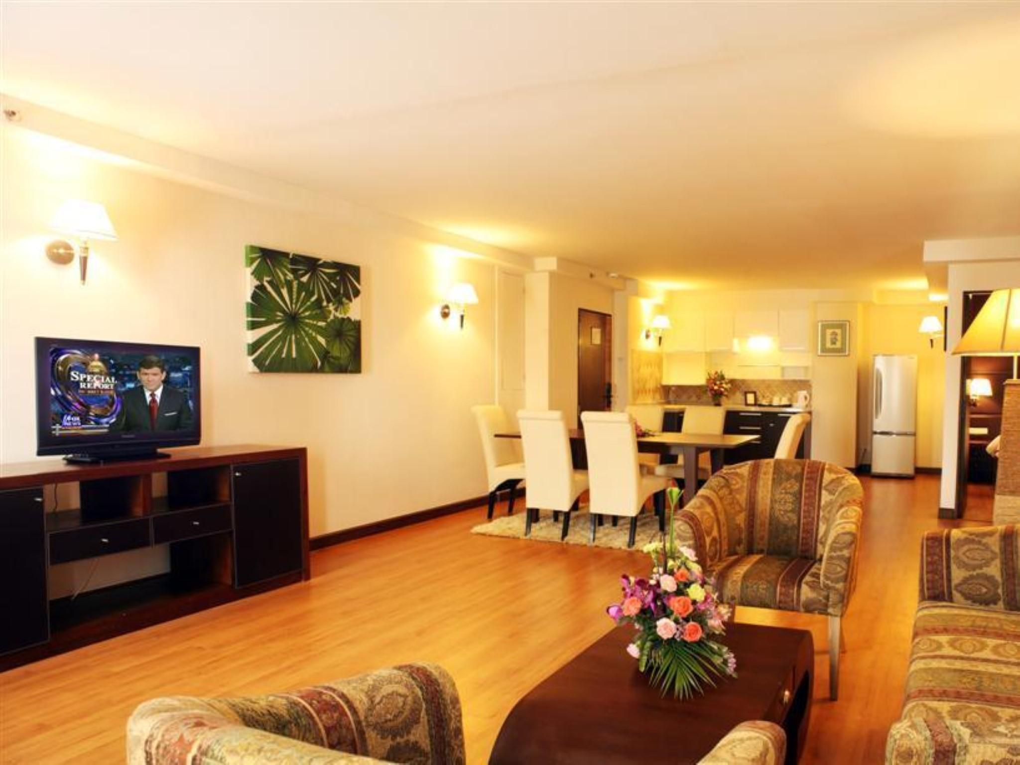 Furama Chiang Mai Hotel Bagian luar foto