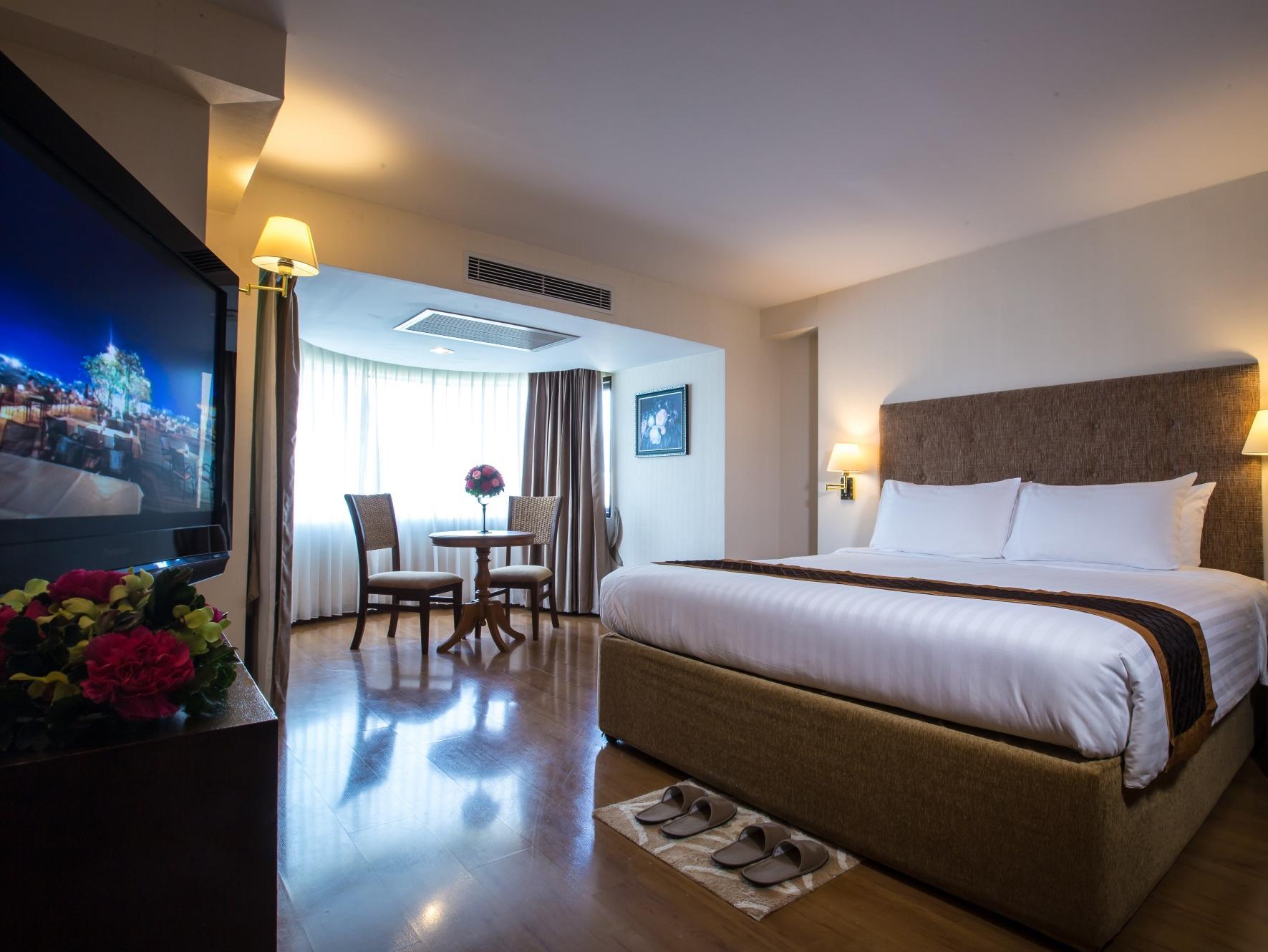 Furama Chiang Mai Hotel Bagian luar foto