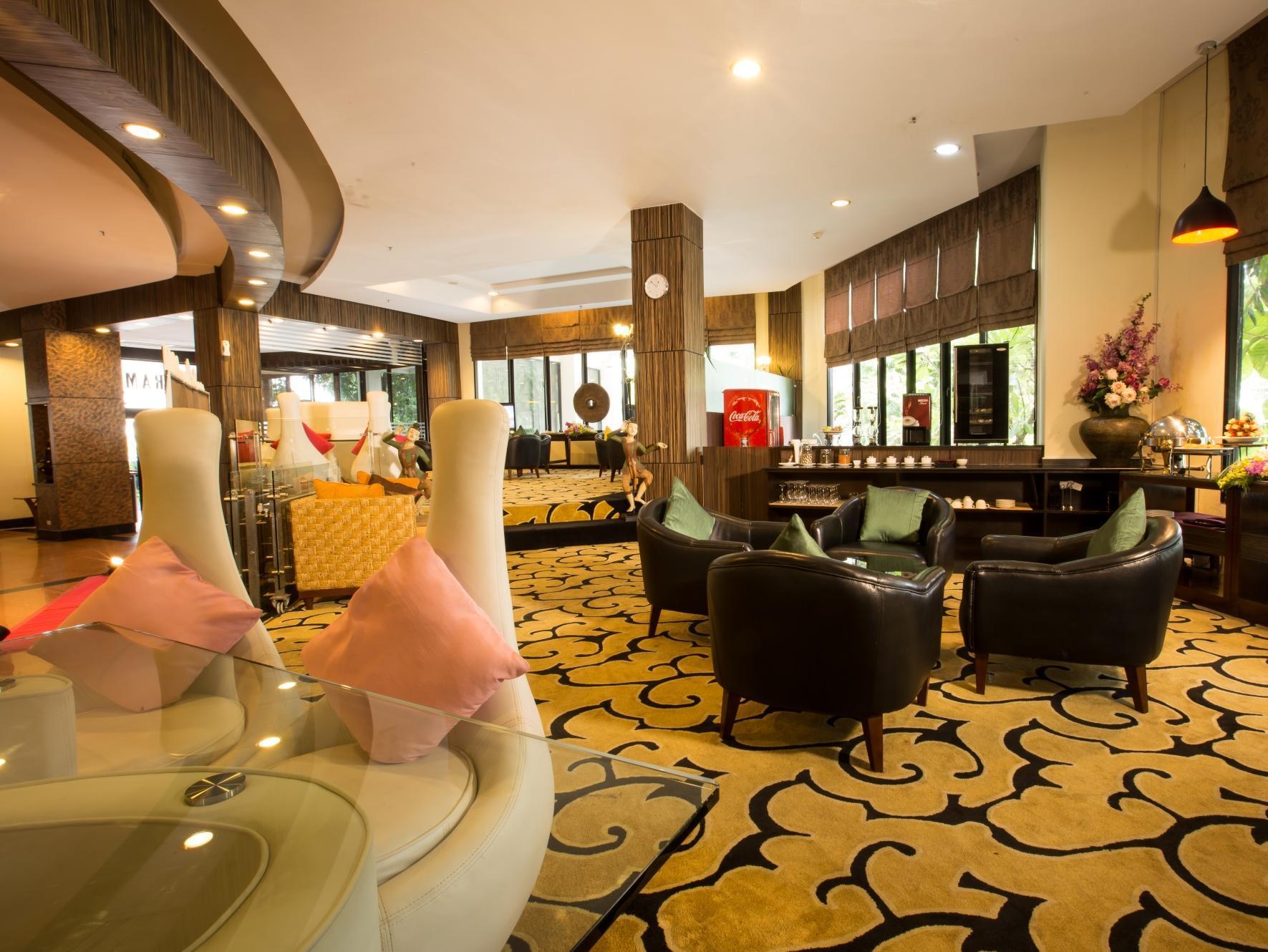 Furama Chiang Mai Hotel Bagian luar foto