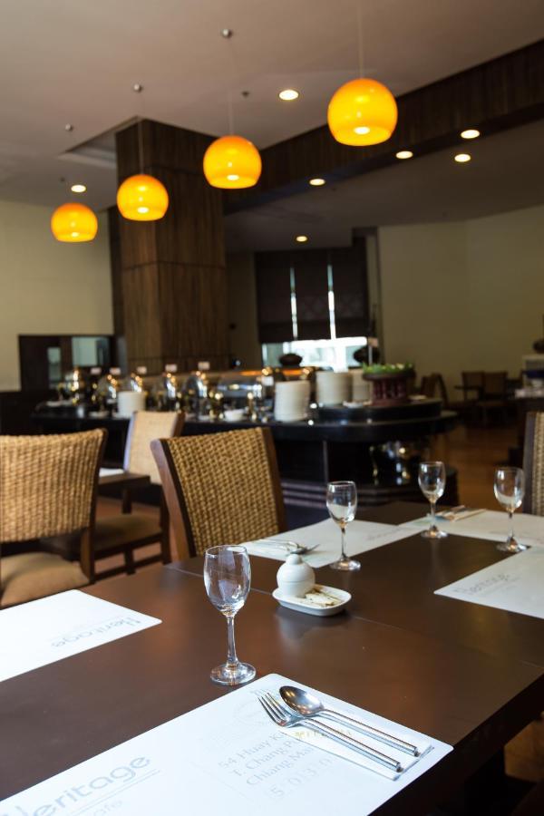 Furama Chiang Mai Hotel Bagian luar foto