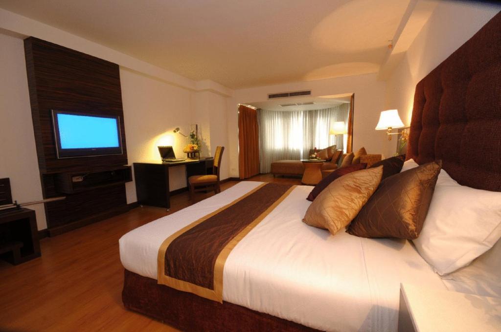 Furama Chiang Mai Hotel Ruang foto