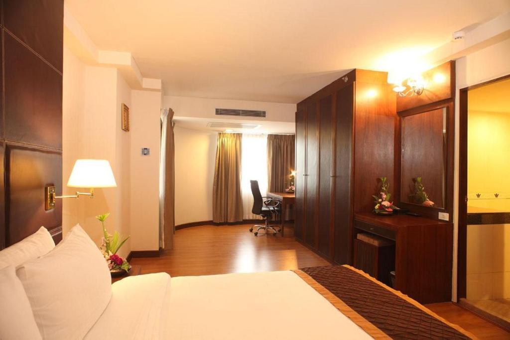 Furama Chiang Mai Hotel Ruang foto