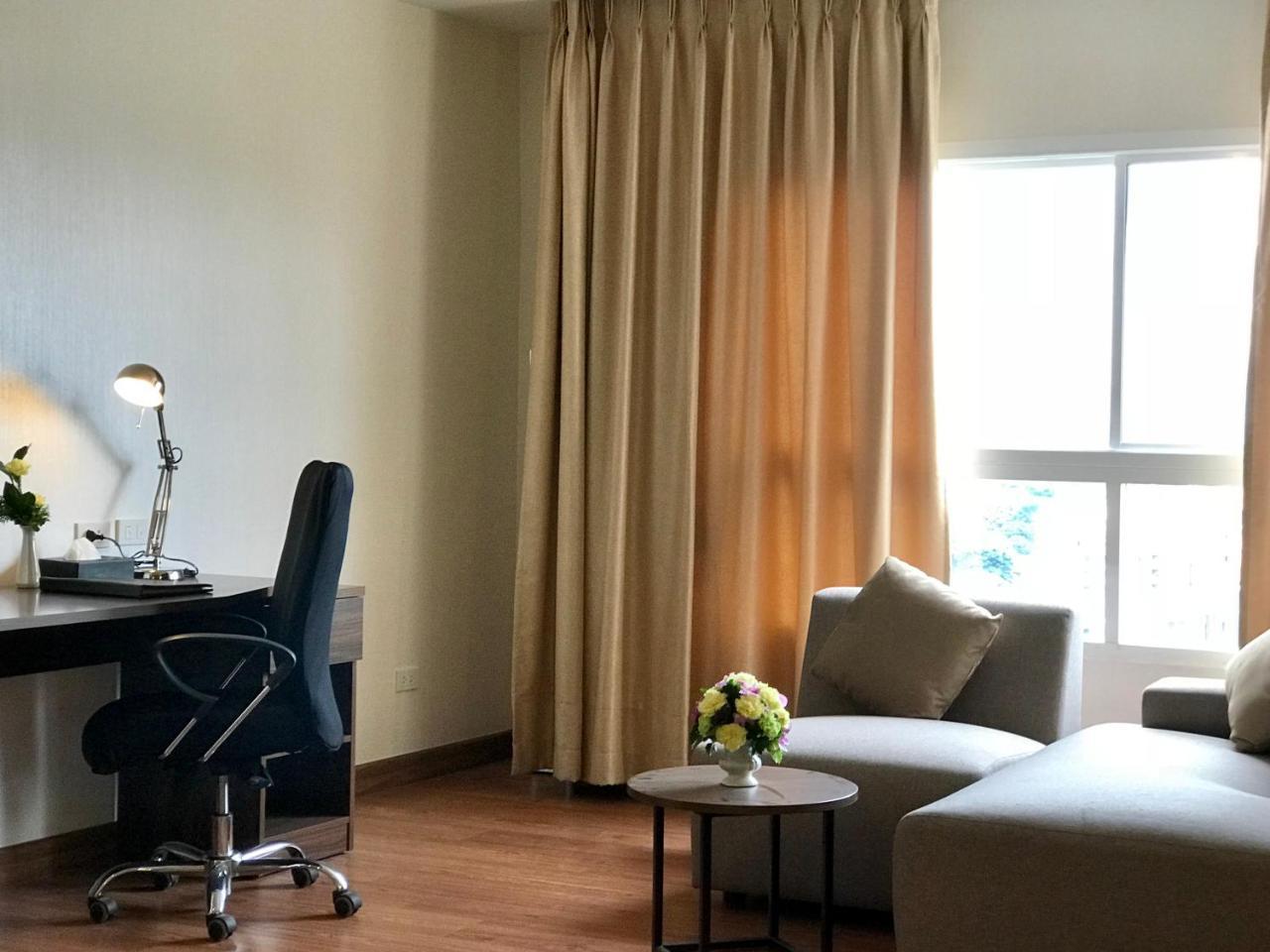 Furama Chiang Mai Hotel Bagian luar foto